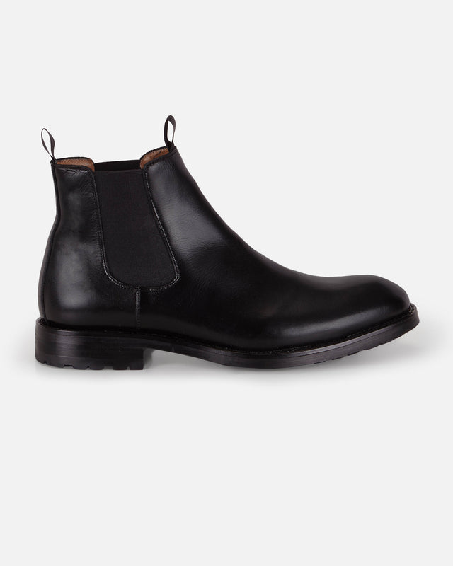 CHELSEA BOOTS